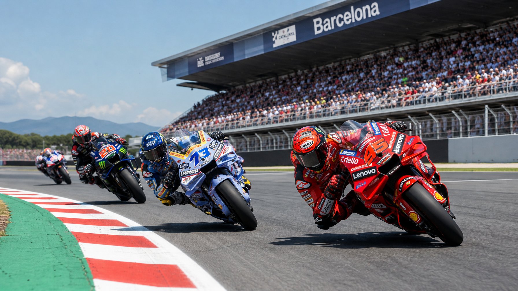 Sejumlah pembalap MotoGP sedang berlomba ketat di lintasan balap dengan penonton di tribun.