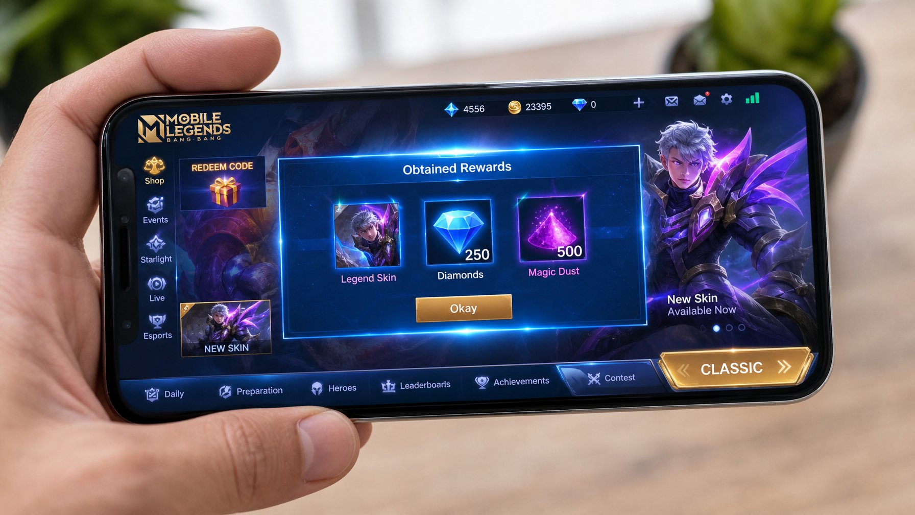 Seseorang memegang smartphone yang menampilkan layar permainan Mobile Legends dengan karakter dan ikon berlian.