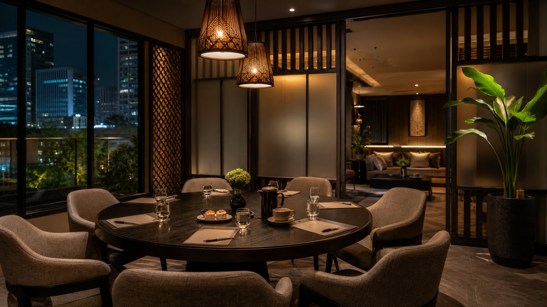 Ruang VIP privat di kafe malam yang elegan dengan meja dan kursi tertata untuk pertemuan eksklusif.